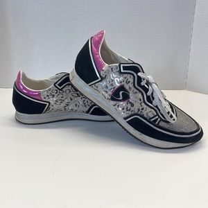 Skechers shoes